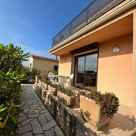 Vue Maison Individuelle 30 M De La 4 10 Couchages Jardin Parking Lxrm26 * Portiragnes