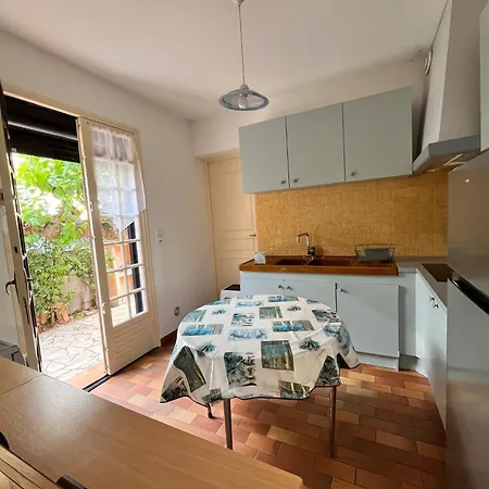 Vue Maison Individuelle 30 M De La 4 10 Couchages Jardin Parking Lxrm26 * Portiragnes