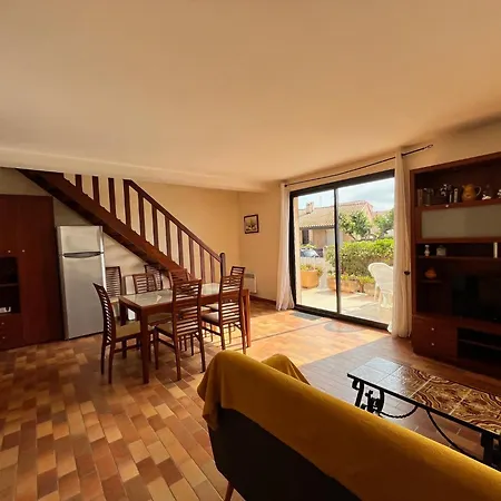 Vue Maison Individuelle 30 M De La 4 10 Couchages Jardin Parking Lxrm26 וילה