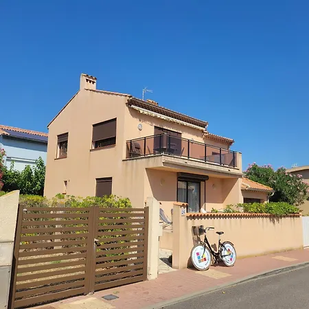 Willa Vue Maison Individuelle 30 M De La 4 10 Couchages Jardin Parking Lxrm26 Portiragnes