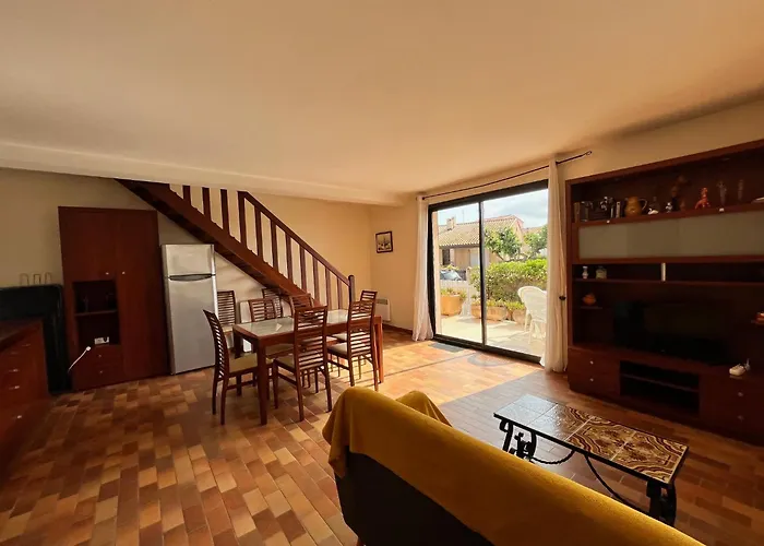 Vue Maison Individuelle 30 M De La 4 10 Couchages Jardin Parking Lxrm26 Villa