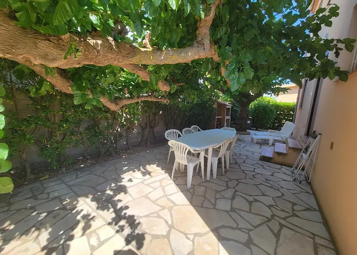 Villa Vue Maison Individuelle 30 M De La 4 10 Couchages Jardin Parking Lxrm26 Portiragnes