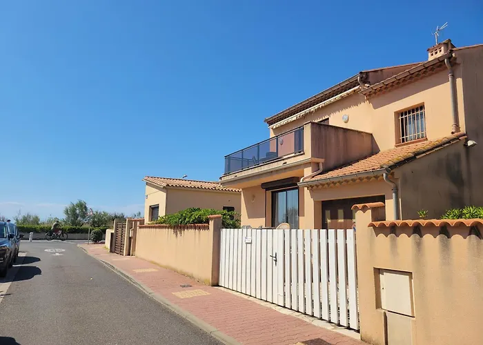 Villa Vue Maison Individuelle 30 M De La 4 10 Couchages Jardin Parking Lxrm26 Portiragnes